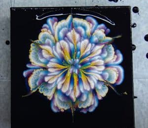 AMAZING acrylic pour FLOWER painting - Fluid Art