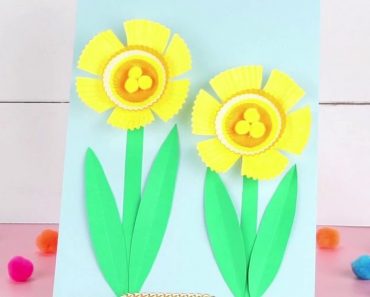 How to Make Flowers Step by Step || Cupcake Liner Daffodils