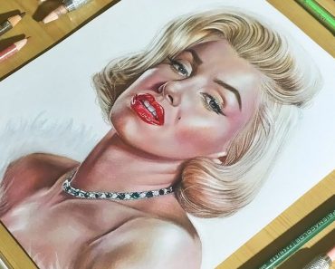 Marilyn Monroe Drawing with Color Pencil